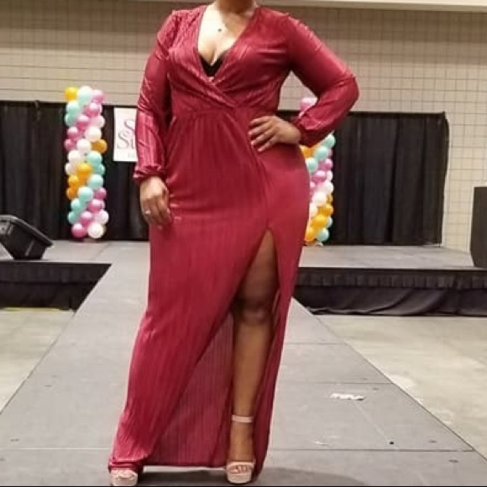 Deep V satin finished crinkle dress
